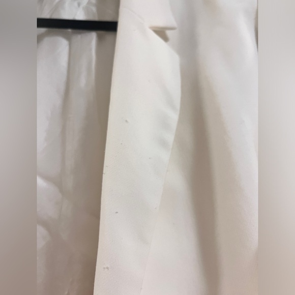 Zara White Blazer - Picture 2 of 4